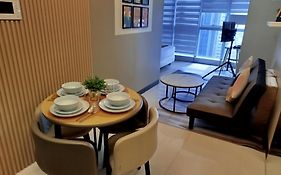Uptown Parksuites Tower 1 Bgc